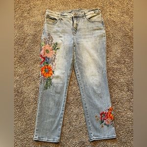 chicos embroidered crop pant, size 10R